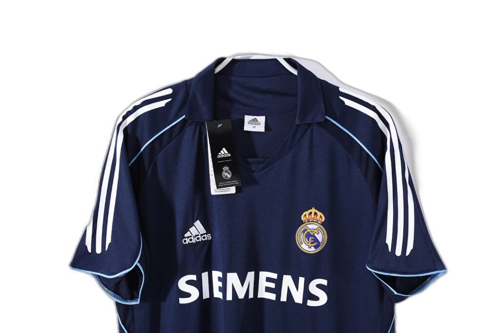 Maillot Real Madrid Extérieur 2005/06 Bleu