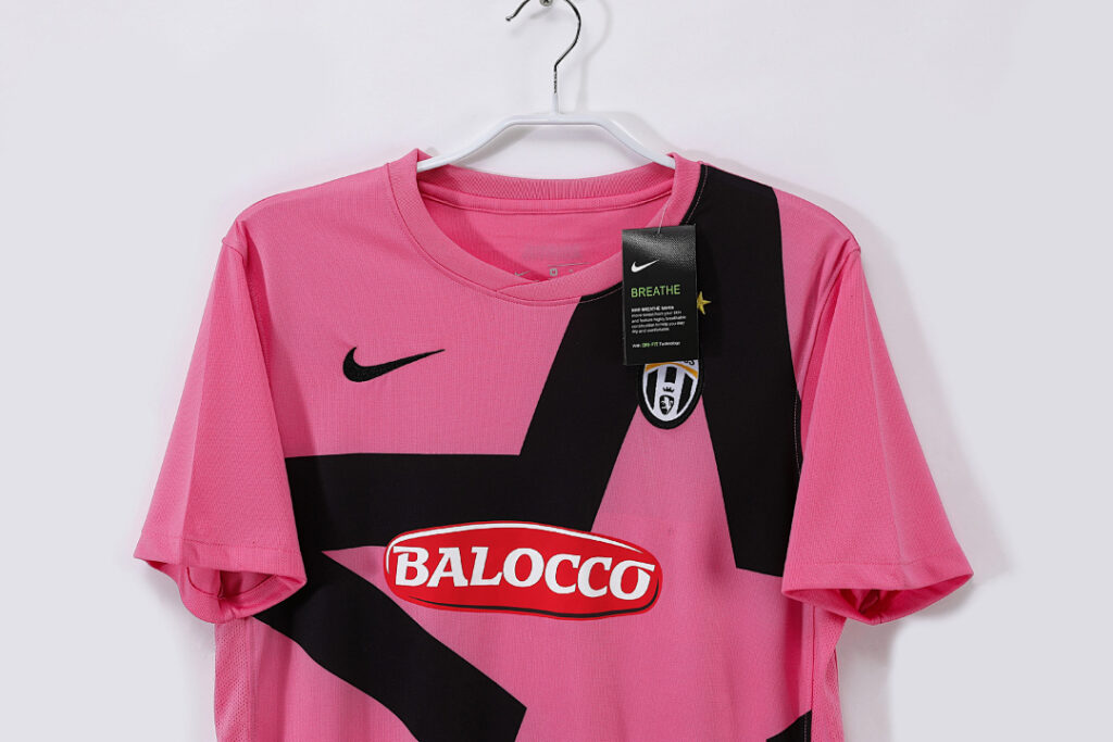 Maillot Juventus Extérieur 2011/12 Rose